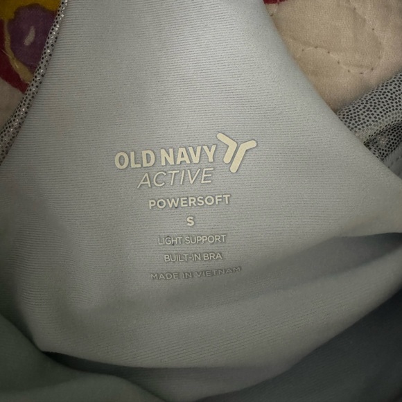 Old Navy Active Powersoft Build-In Bra Top - Picture 3 of 4